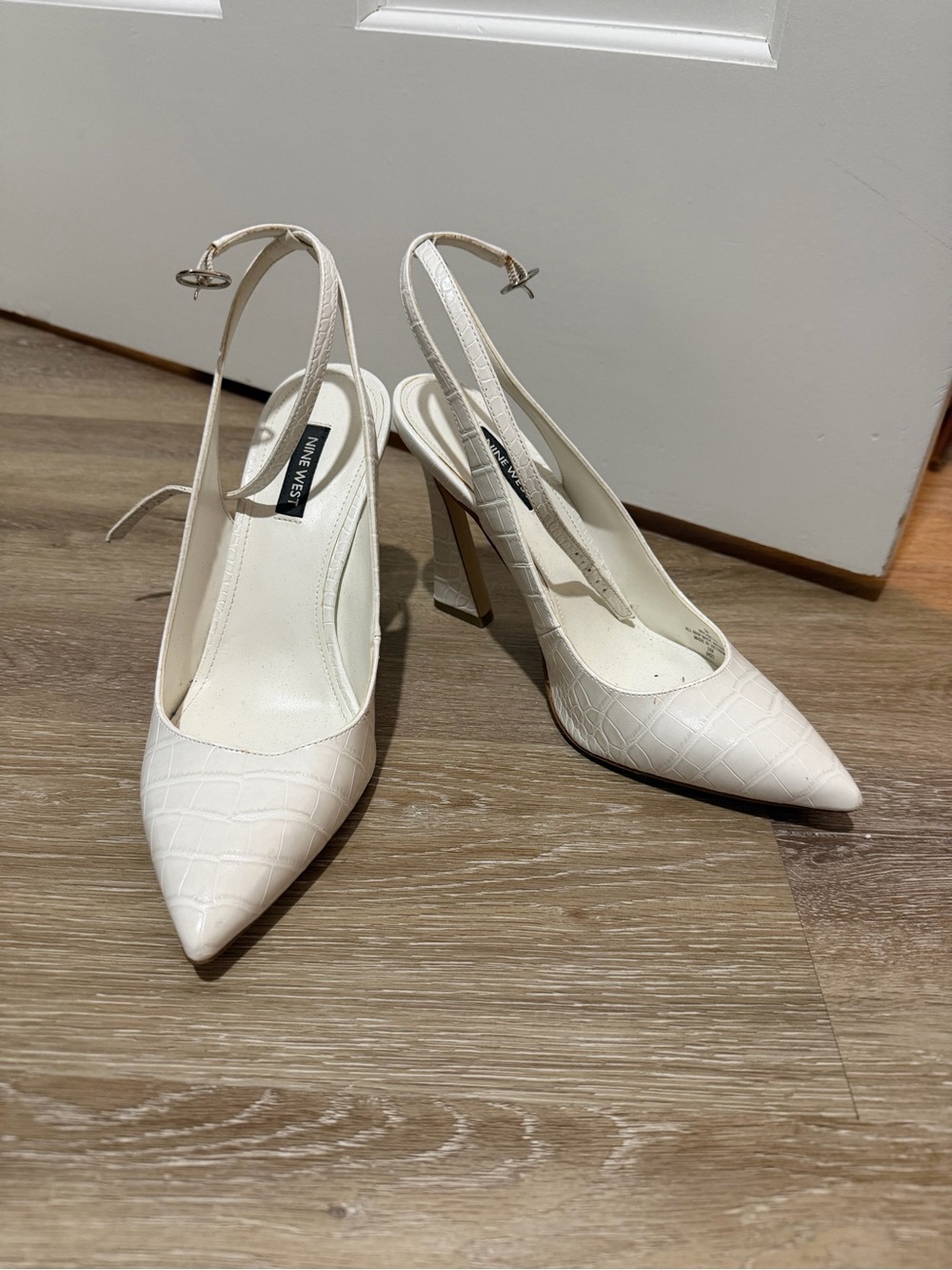 Nine West Cream Croc-Embossed Pointed Slingback Heels